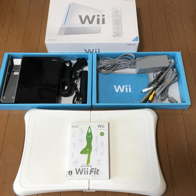 Wii本体＋バランスWiiボード＋Wii Fit