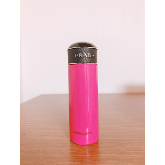 PRADA(プラダ)のPRADA CANDY ボディローション 75ml コスメ/美容のボディケア(ボディローション/ミルク)の商品写真