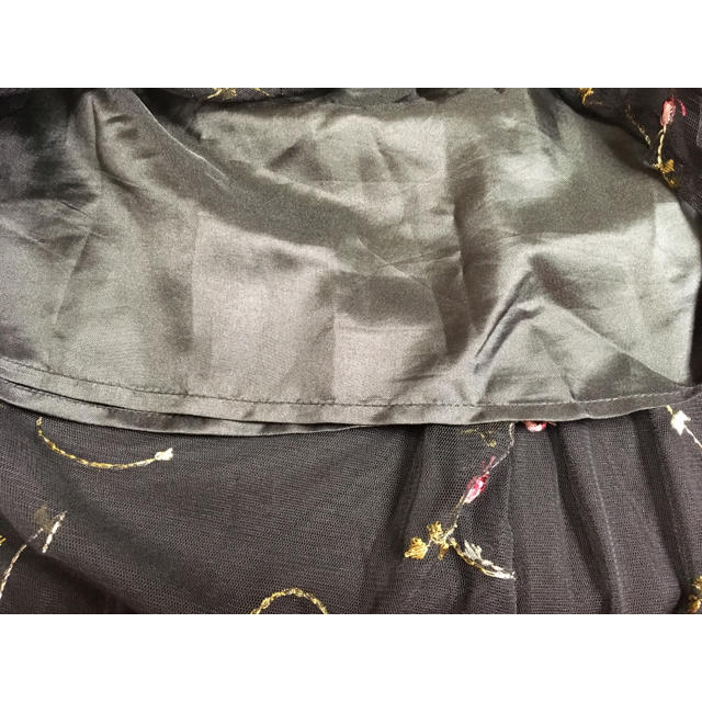 AS KNOW AS(アズノウアズ)の花柄刺繍 ロングチュールスカート 黒 レディースのスカート(ロングスカート)の商品写真