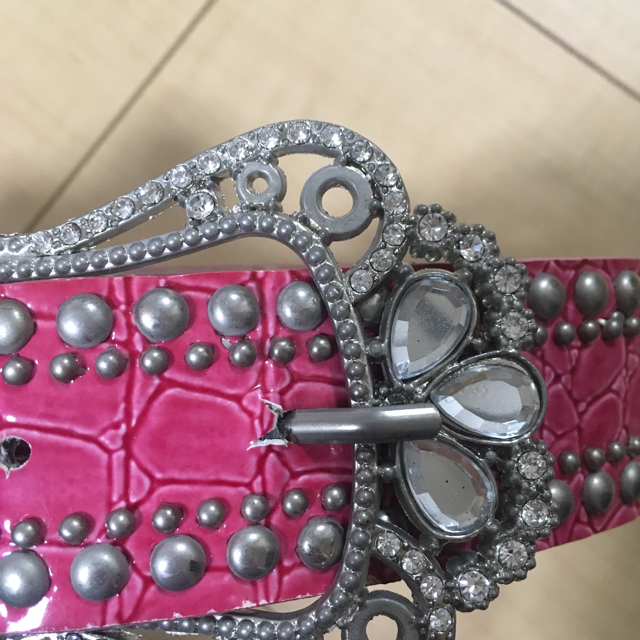 ピンク キラキラベルト レディースのファッション小物(ベルト)の商品写真