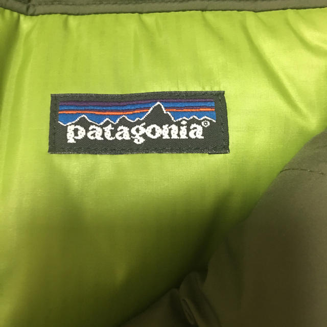patagonia(パタゴニア)のパタゴニア ダスパーカ Lサイズ ゲッコーグリーン　DAS パーカ　新品 メンズのジャケット/アウター(ダウンジャケット)の商品写真