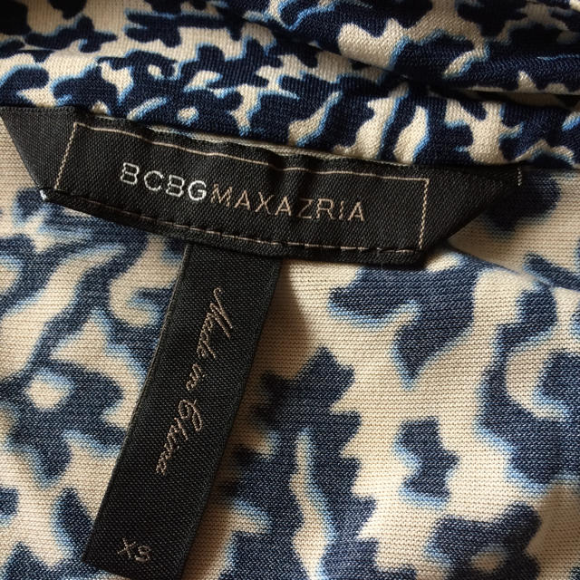 BCBGMAXAZRIA(ビーシービージーマックスアズリア)のマックスアズリア 巻きワンピース レディースのワンピース(ロングワンピース/マキシワンピース)の商品写真