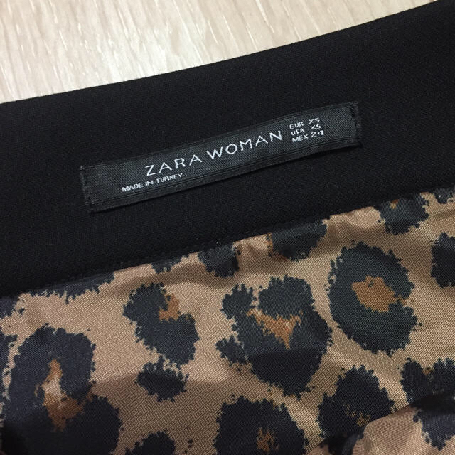 ZARA(ザラ)の【twinker様専用①】ZARA 黒タイトスカート＋トゥモローランド トップス レディースのスカート(ひざ丈スカート)の商品写真