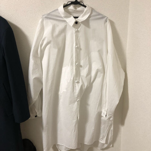 COMME des GARCONS(コムデギャルソン)の最終値下げ！染0658 結long shirts 白 メンズのトップス(シャツ)の商品写真