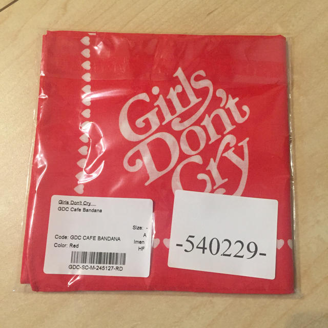 新品 Girls Don't Cry GDC Cafe Bandana バンダナ メンズのファッション小物(バンダナ/スカーフ)の商品写真