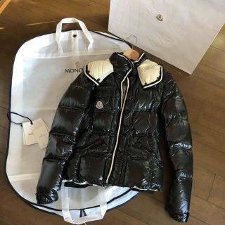 セール‼️ MONCLER クインシー   シャイニーブラック