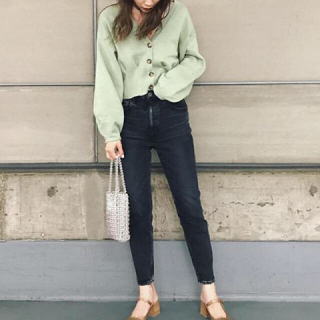 moussy(マウジー)の今季新作♡MOUSSY V NECK SHORT カーディガン♡新品タグ付き レディースのトップス(カーディガン)の商品写真