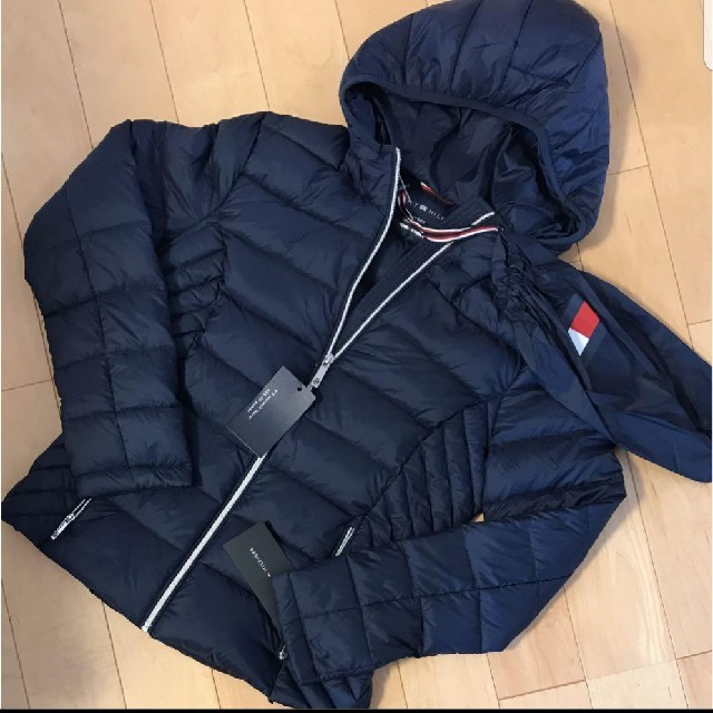 TOMMY HILFIGER(トミーヒルフィガー)の新品未使用タグつき☆TOMMY HILFIGERプレミアムダウンジャケット レディースのジャケット/アウター(ダウンジャケット)の商品写真