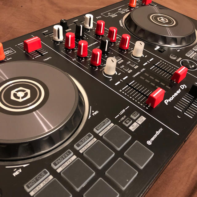 Pioneer(パイオニア)のDDJ-RB(カスタム済) 楽器のDJ機器(DJコントローラー)の商品写真