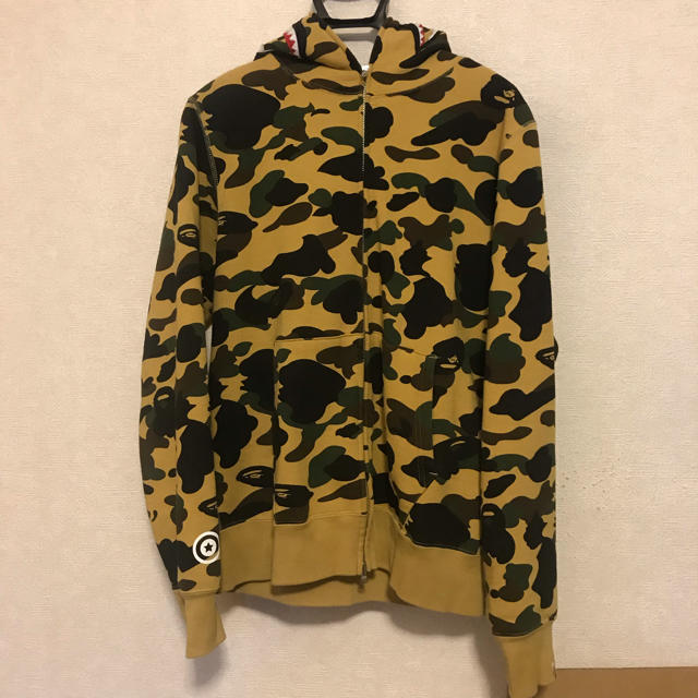 A BATHING APE シャークパーカー