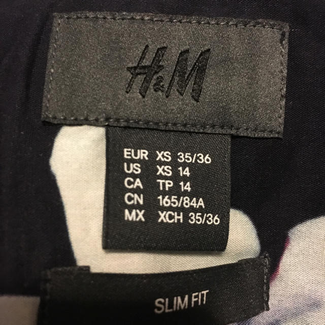 H&M(エイチアンドエム)のH&M 花柄 シャツ メンズのトップス(シャツ)の商品写真