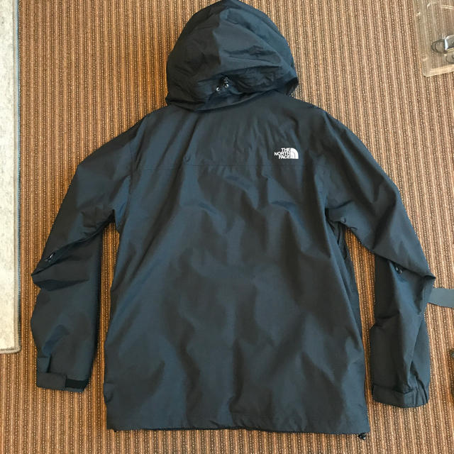 the north face マウンテンパーカー supreme