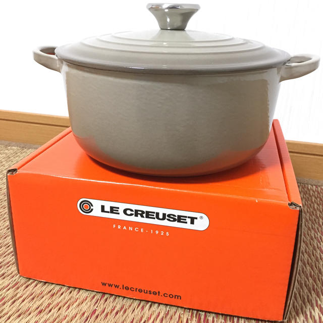 LE CREUSET(ルクルーゼ)のル・クルーゼ ココット・ロンド 20cm LE CREUSET インテリア/住まい/日用品のキッチン/食器(鍋/フライパン)の商品写真