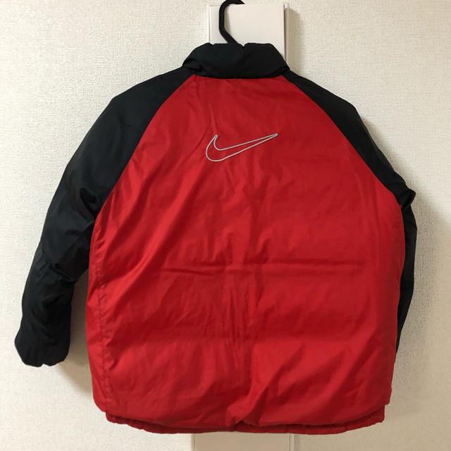 NIKE(ナイキ)の値下げ NIKE ダウンジャケット 140 キッズ/ベビー/マタニティのキッズ服男の子用(90cm~)(ジャケット/上着)の商品写真