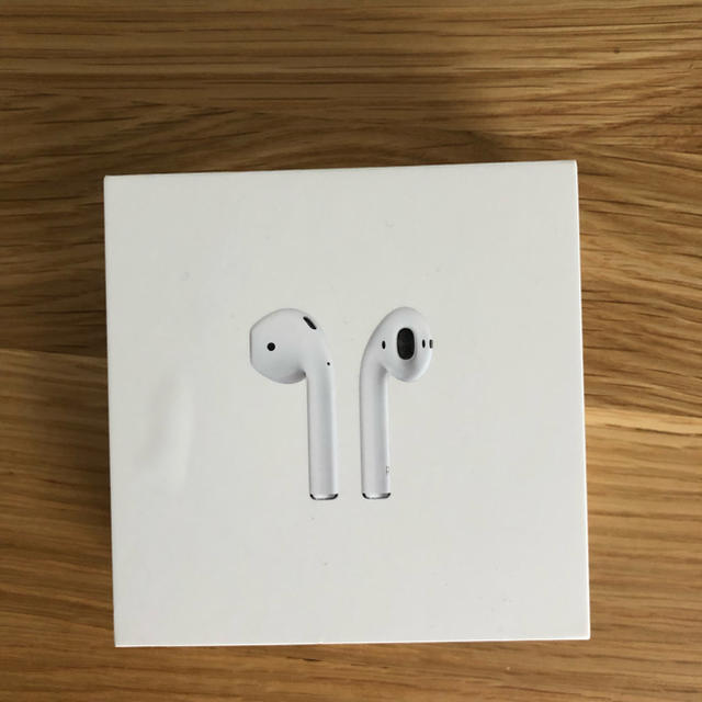 Apple(アップル)のAirPods スマホ/家電/カメラのオーディオ機器(ヘッドフォン/イヤフォン)の商品写真