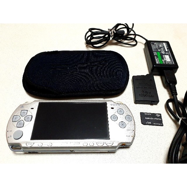 PlayStation Portable(プレイステーションポータブル)のPSP エンタメ/ホビーのゲームソフト/ゲーム機本体(携帯用ゲーム機本体)の商品写真