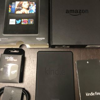 Kindle 本体と充電器(タブレット)