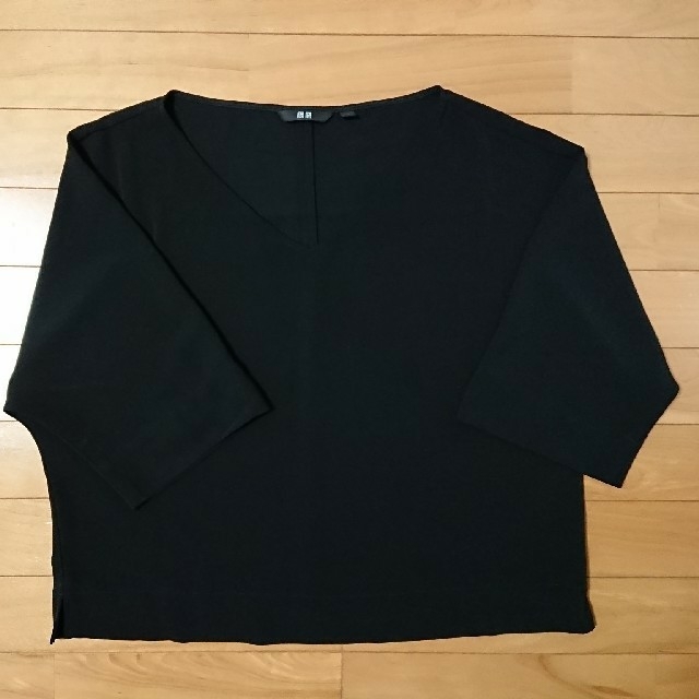 UNIQLO(ユニクロ)のユニクロ ドレープブラウス黒M 七分袖 レディースのトップス(シャツ/ブラウス(長袖/七分))の商品写真