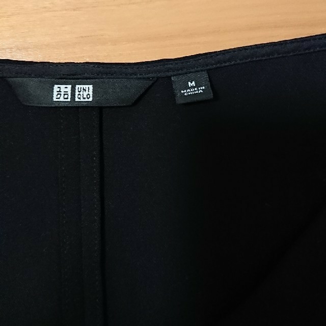 UNIQLO(ユニクロ)のユニクロ ドレープブラウス黒M 七分袖 レディースのトップス(シャツ/ブラウス(長袖/七分))の商品写真