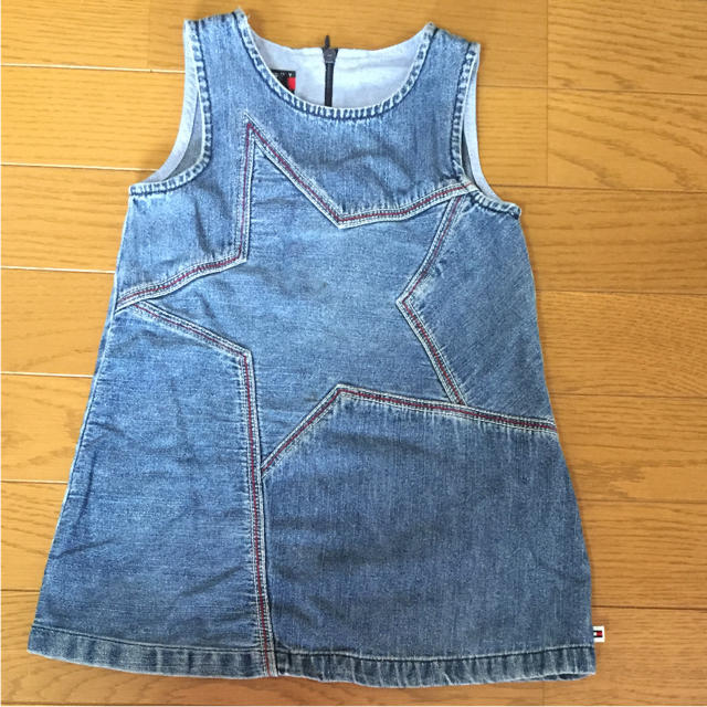 TOMMY HILFIGER(トミーヒルフィガー)のTOMMY  HILFIGER  デニムワンピース キッズ/ベビー/マタニティのキッズ服女の子用(90cm~)(ワンピース)の商品写真