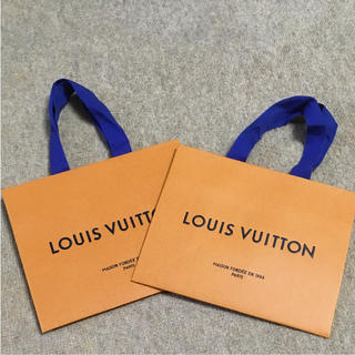 ルイヴィトン(LOUIS VUITTON)のルイヴィトン⭐️ショップ袋・ショッパー 2枚・在庫4枚あります！(ショップ袋)