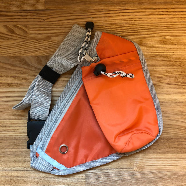 ランニングポーチ レディースのバッグ(ボディバッグ/ウエストポーチ)の商品写真