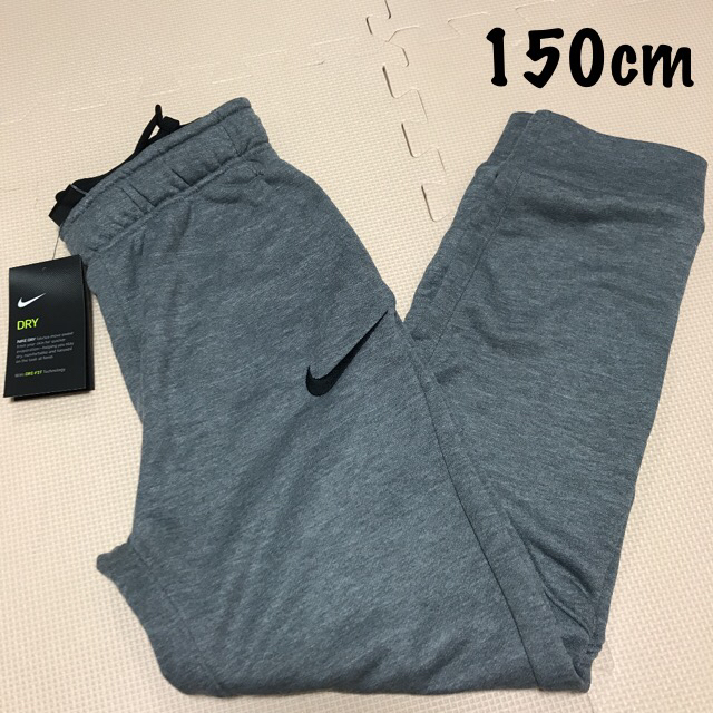 NIKE(ナイキ)の新品：NIKE パンツ 2点 キッズ/ベビー/マタニティのキッズ服男の子用(90cm~)(パンツ/スパッツ)の商品写真