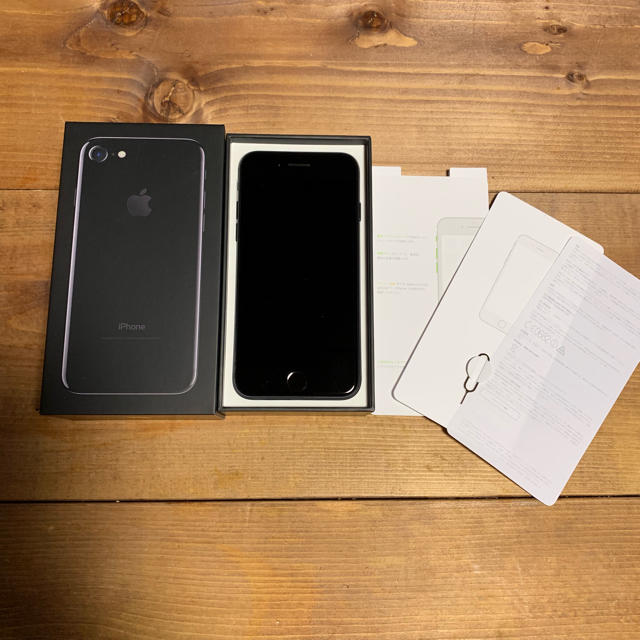 【 SIMフリー 】 iPhone7 Jet Black 128GB