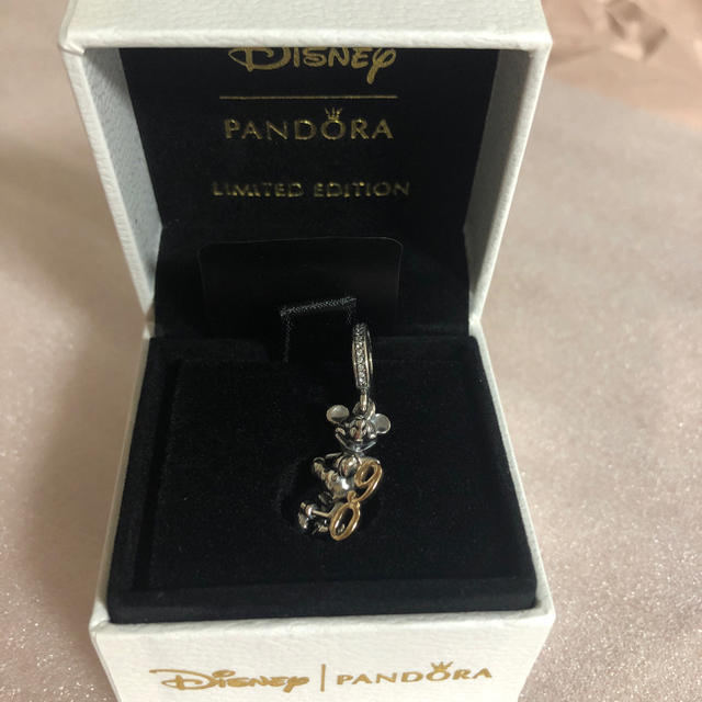 Disney - 新品 レア ミッキーマウス 90周年記念 パンドラ チャームの