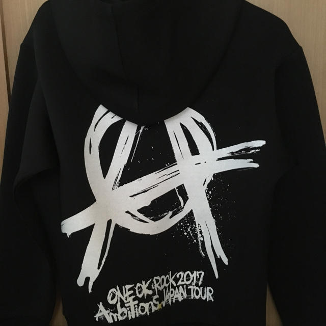 ONE OK ROCK(ワンオクロック)のONE OK ROCKパーカー【M】 レディースのトップス(パーカー)の商品写真