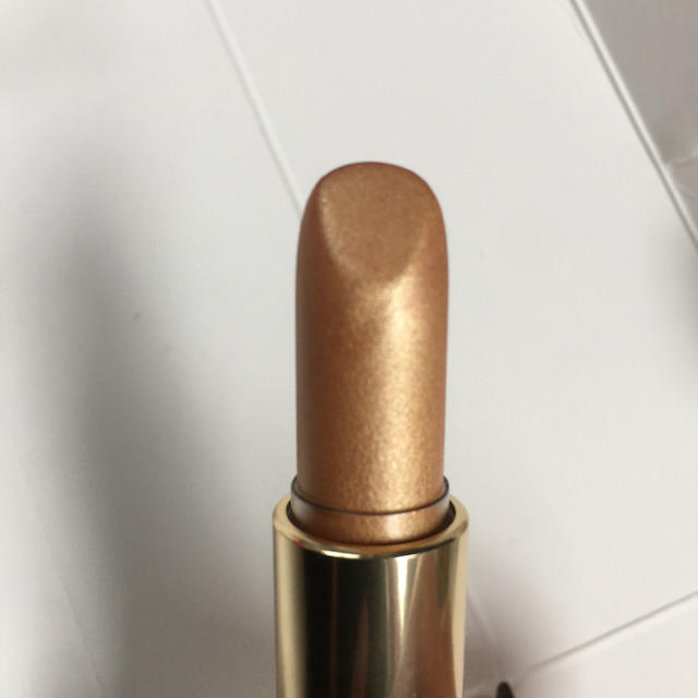 Dior(ディオール)のルージュ ディオリフィック 065 GOLDEN コスメ/美容のベースメイク/化粧品(口紅)の商品写真