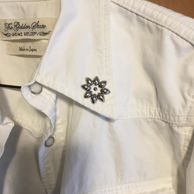 REMI RELIEF(レミレリーフ)のレミレリーフ 白シャツ メンズのトップス(シャツ)の商品写真