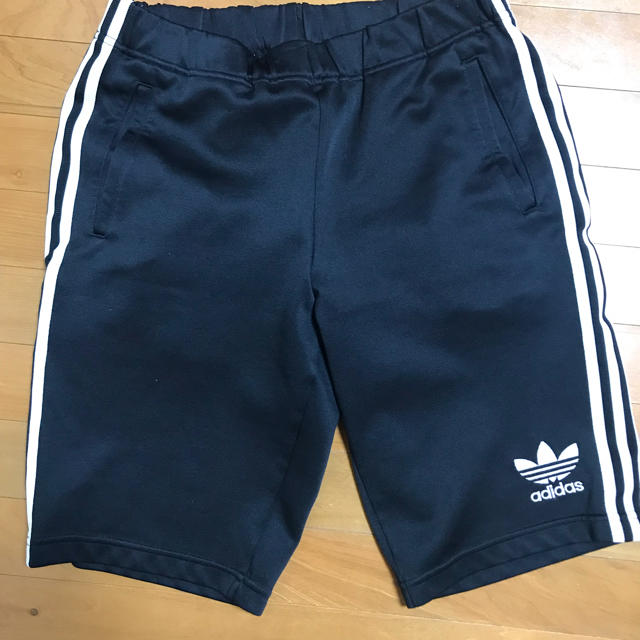 adidas(アディダス)の【Tomatoさん専用】USED adidas アディダス ハーフパンツ メンズのパンツ(その他)の商品写真