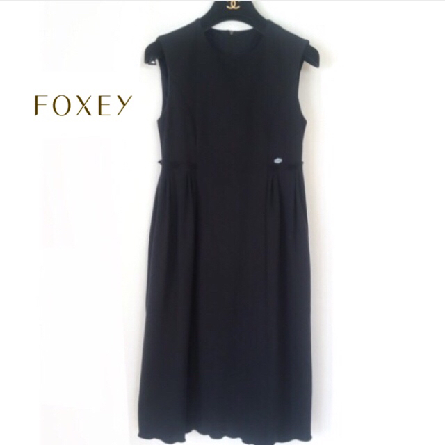 Foxey Foxey ワンピース 新タグ ロゴ フォクシー 卒業式や入学式に ジャケットとの通販 By ソレイユ S Shop フォクシー ならラクマ