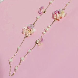 アクシーズファム(axes femme)の［axes femme］お花 ネックレス(ネックレス)