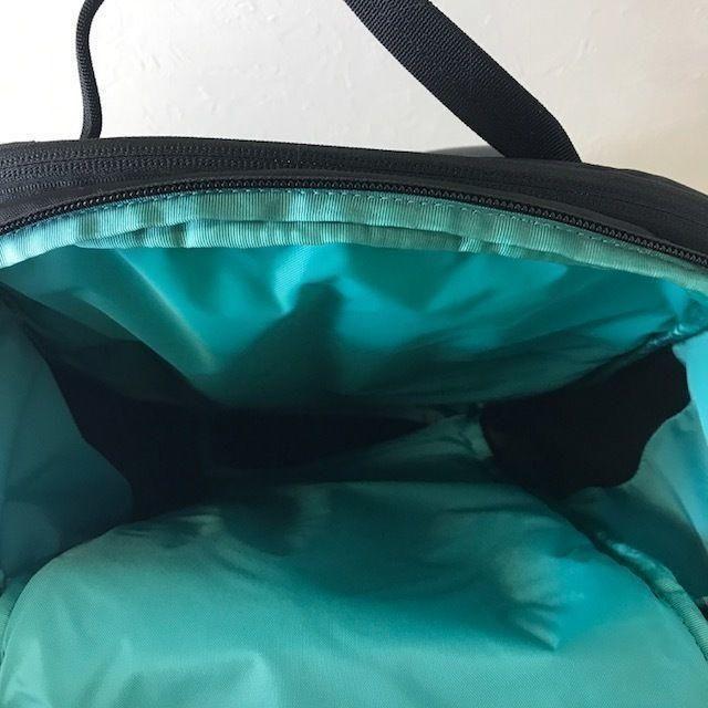 ノースフェイス KABAN PCリュック 黒 青 26L 新品 180626-B ノースフェイス KABAN PCリュック 黒 青 26L 新品 180626-B