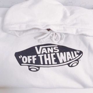 ヴァンズ(VANS)のVANS フードつきパーカー(パーカー)