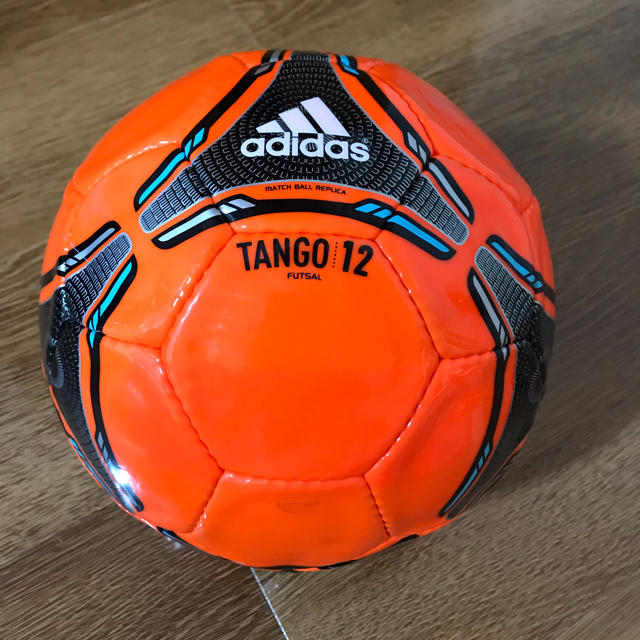 adidas(アディダス)のadidas(アディダス)  [ TANGO12 ]  スポーツ/アウトドアのサッカー/フットサル(ボール)の商品写真