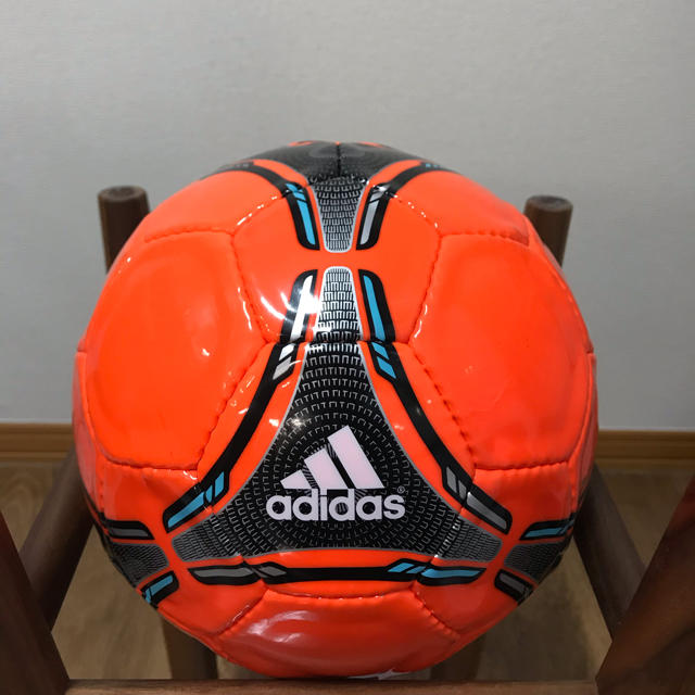 adidas(アディダス)のadidas(アディダス)  [ TANGO12 ]  スポーツ/アウトドアのサッカー/フットサル(ボール)の商品写真