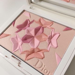 ディオール(Dior)のスノー ブラッシュ＆ブルーム パウダー #002 スプリング コーラル(チーク)