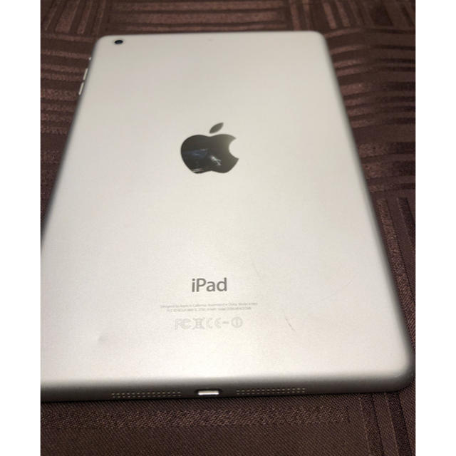 Apple(アップル)の中古美品☆iPadmini3 16GB（シルバー) Wi-Fiモデル スマホ/家電/カメラのPC/タブレット(タブレット)の商品写真