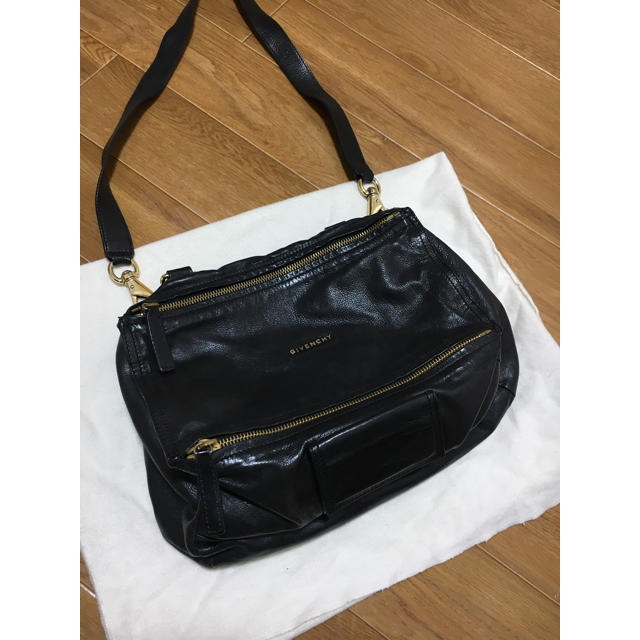 希少 18万 GIVENCHY パンドラ ブラックレザー