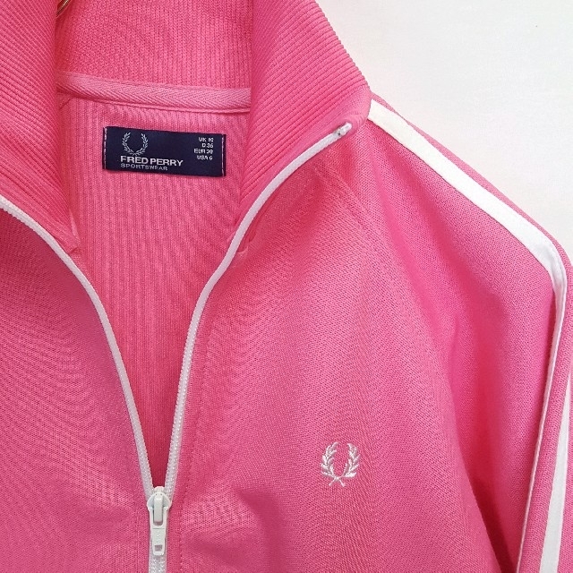 FRED PERRY(フレッドペリー)の希少カラー ポルトガル製★FRED PERRY トラックジャケット レディースのトップス(その他)の商品写真