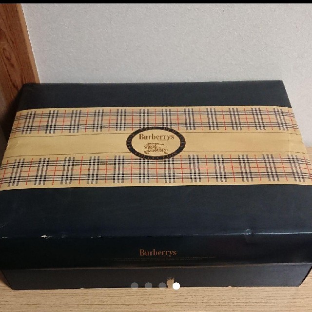 BURBERRY(バーバリー)のバーバリー  純毛毛布 ラムMIX 新品 Burberry 毛100% インテリア/住まい/日用品の寝具(毛布)の商品写真