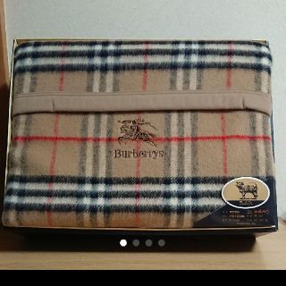 バーバリー(BURBERRY)のバーバリー  純毛毛布 ラムMIX 新品 Burberry 毛100%(毛布)