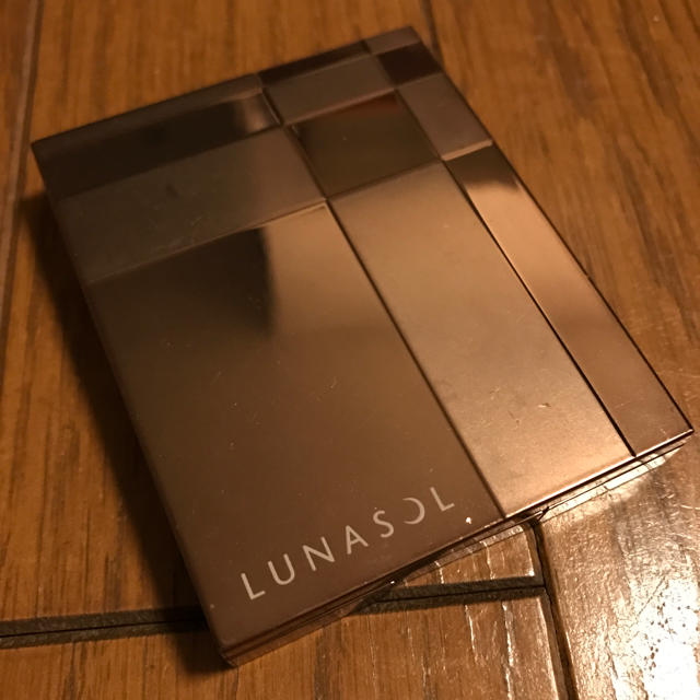 LUNASOL(ルナソル)のルナソル アイシャドウ パーティアイズ2015 コスメ/美容のベースメイク/化粧品(アイシャドウ)の商品写真