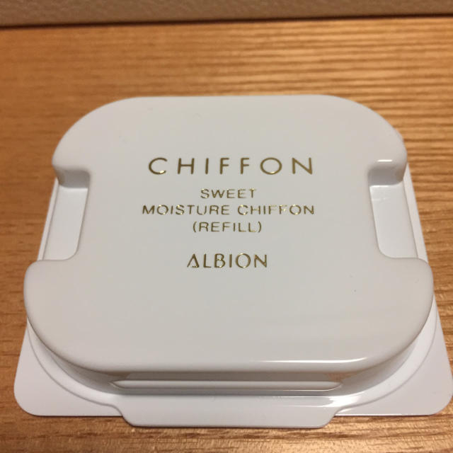 ALBION(アルビオン)のスウィートモイスチュアシフォン010 コスメ/美容のベースメイク/化粧品(ファンデーション)の商品写真