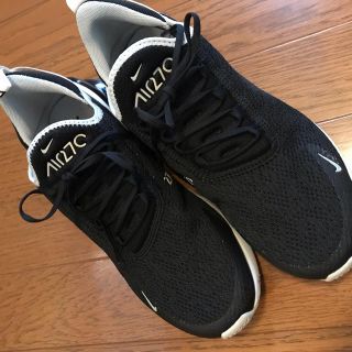 ナイキ(NIKE)のエアマックス270(スニーカー)