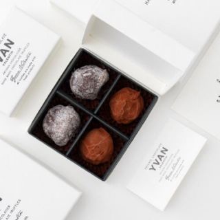 YVAN VALENTIN イヴァン 2019限定チョコ 2箱セットの通販 by