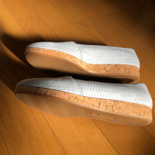 ECCO新品グレー春先の靴23〜23.5くらい レディースの靴/シューズ(ローファー/革靴)の商品写真